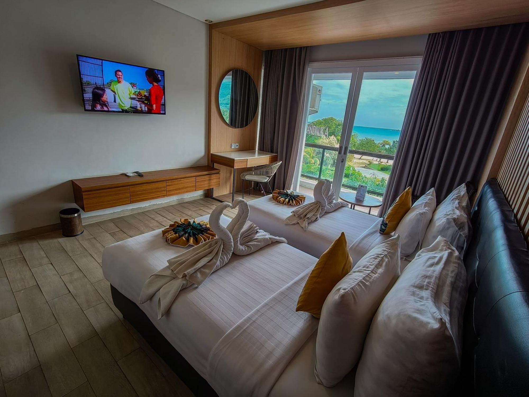 Raja Hotel Kuta Mandalika Resort & Convention מראה חיצוני תמונה