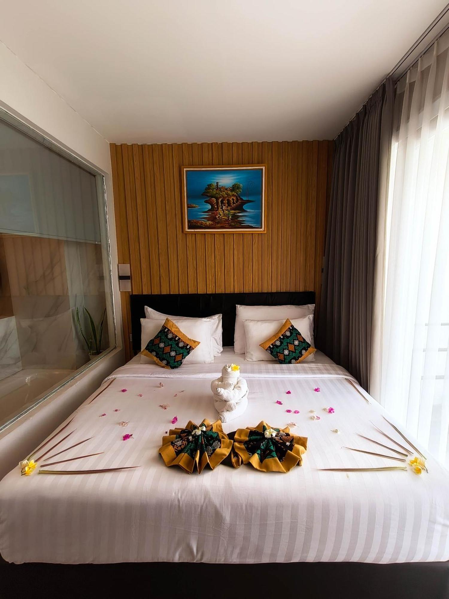 Raja Hotel Kuta Mandalika Resort & Convention מראה חיצוני תמונה
