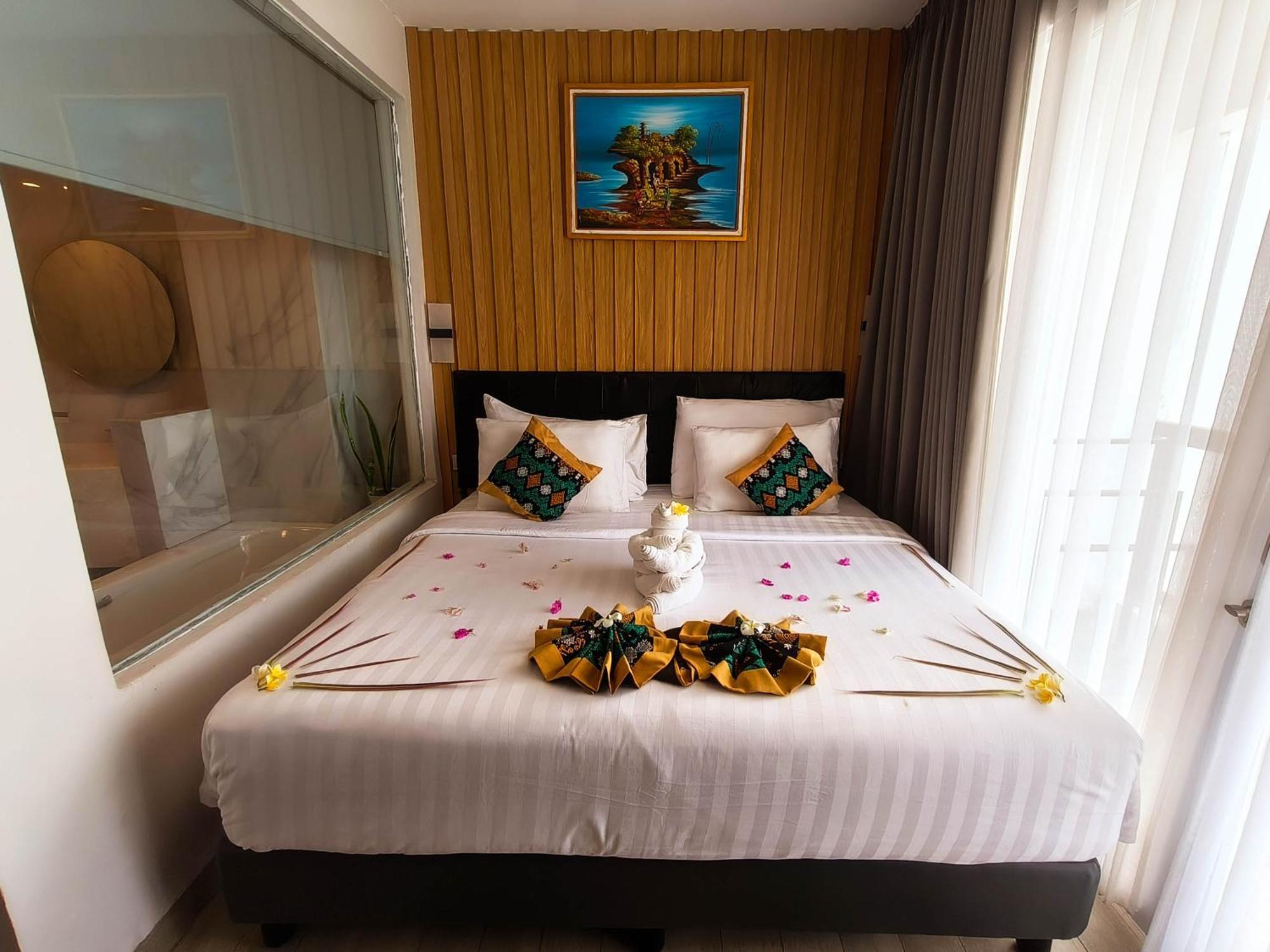 Raja Hotel Kuta Mandalika Resort & Convention מראה חיצוני תמונה