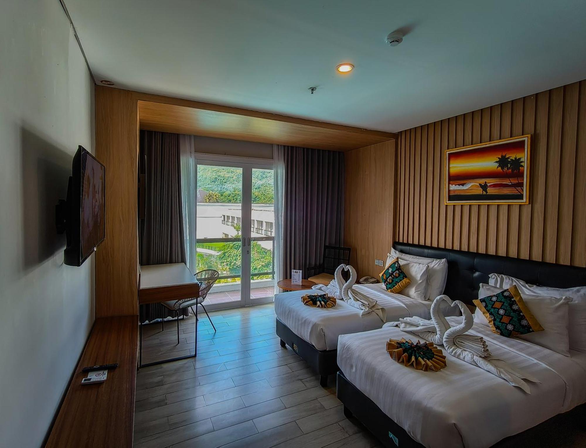 Raja Hotel Kuta Mandalika Resort & Convention מראה חיצוני תמונה