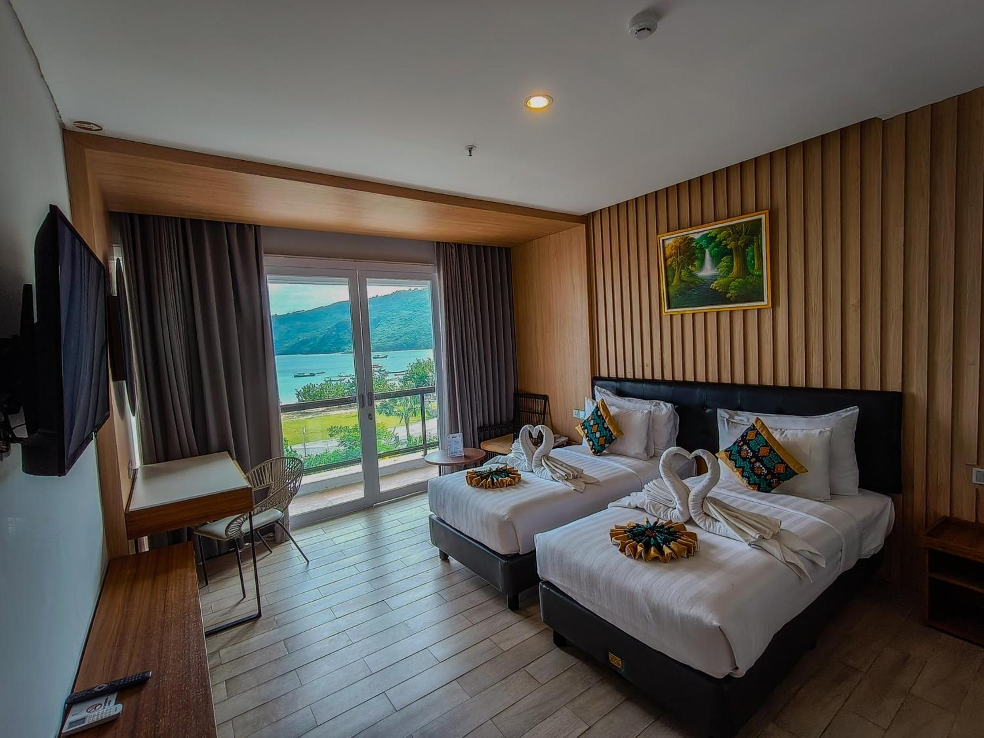 Raja Hotel Kuta Mandalika Resort & Convention מראה חיצוני תמונה