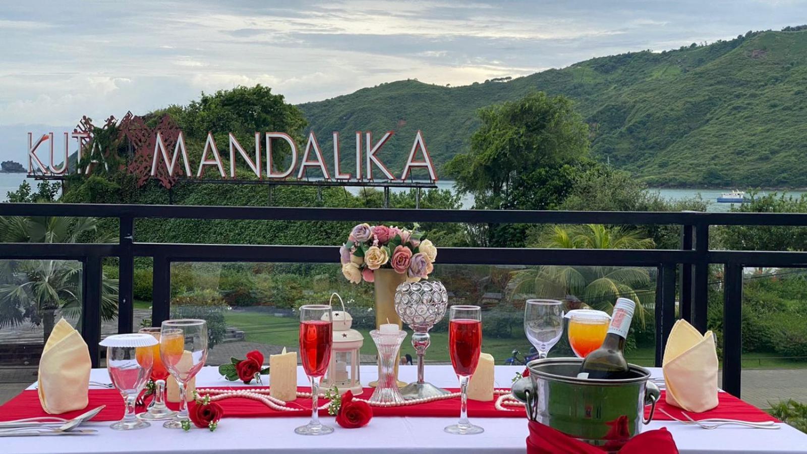 Raja Hotel Kuta Mandalika Resort & Convention מראה חיצוני תמונה
